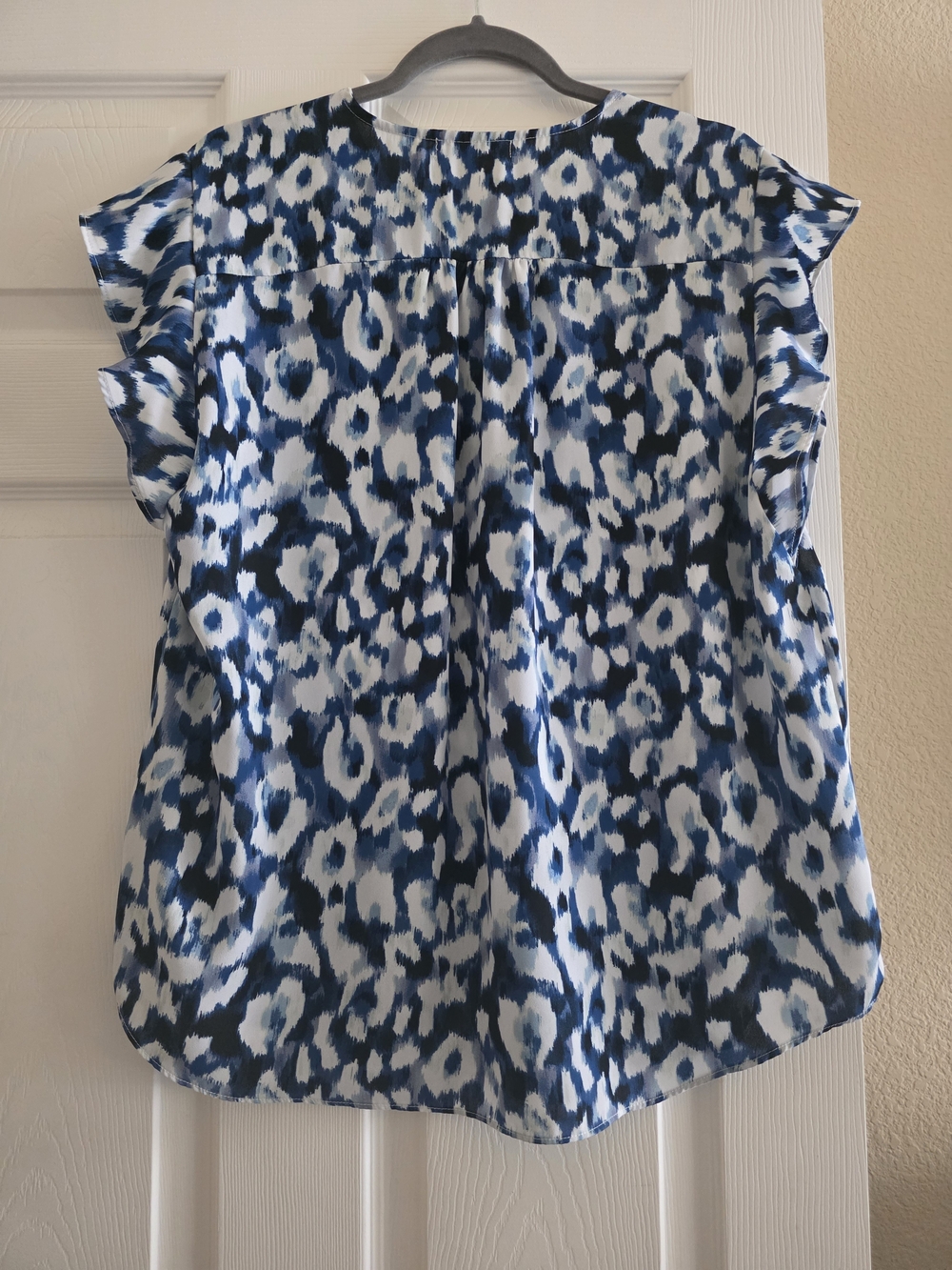 Chaus Blue and White Abstract Print Top - Picture 2 of 7